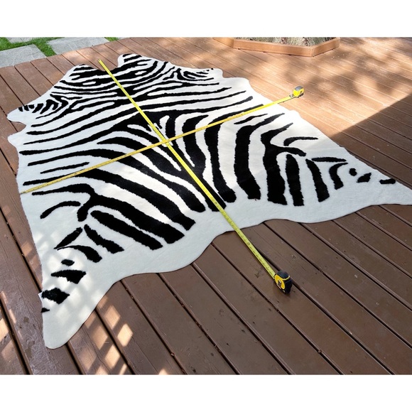 Silhouette Home ~ Extra Large Zebra Shaped Rug * read description * - Picture 9 of 12